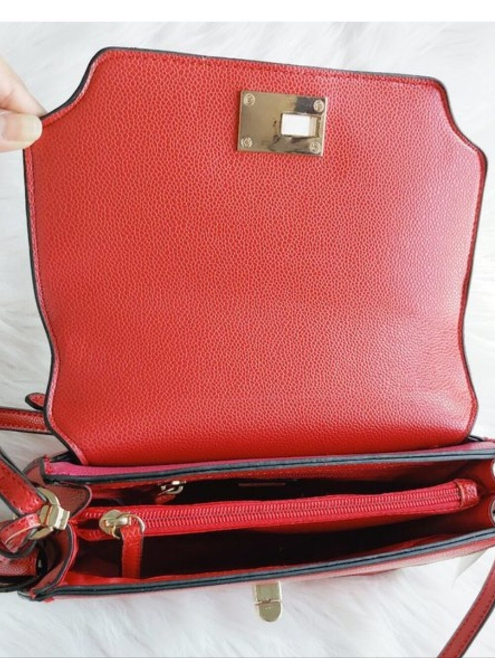 NWT Carpisa Italian Flap Crossbody Bag In Red/Hibiscus Faux Leather - Picture 4 of 16